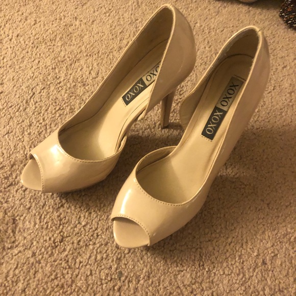 Nude Heels - Picture 1 of 7